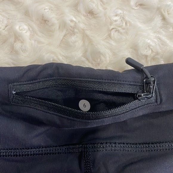 Lululemon Athletica - Picture 9 of 10